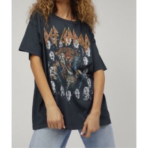 Daydreamer Tops - NEW Daydreamer Womens T Shirt Def Leppard Vertigo High N Dry Merch Tee Size XS